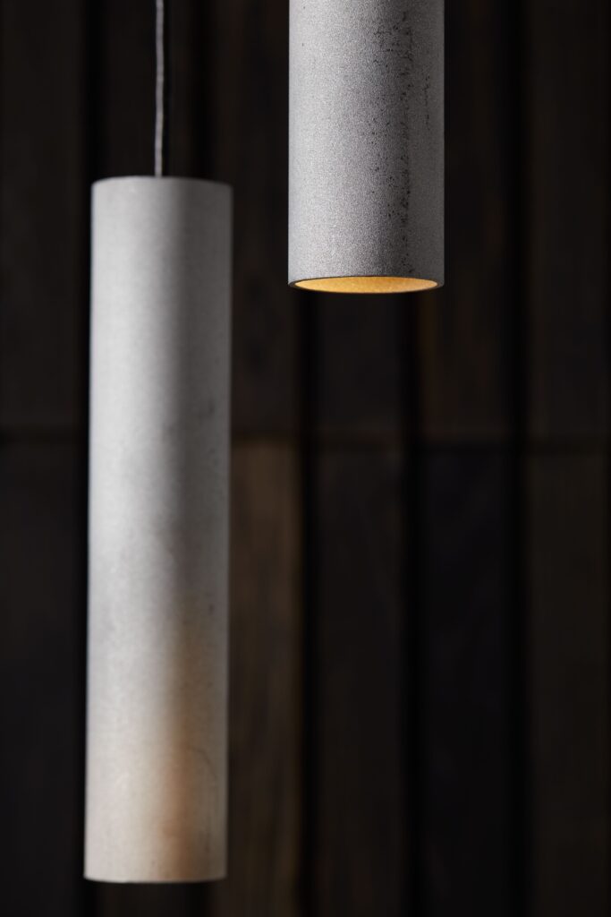 Roest Pendant Group 02