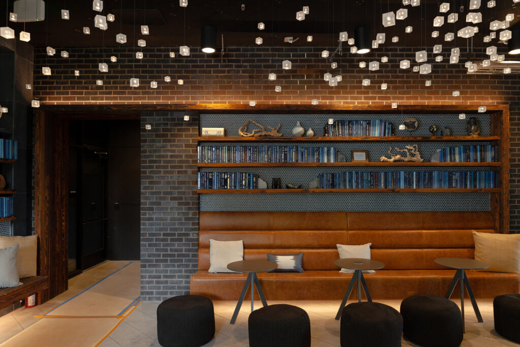 GRAYPANTS_LUCILLE_9496